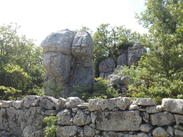 Uzer et son Dolmen