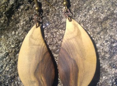 Bijoux en bois – Chloé Heintz